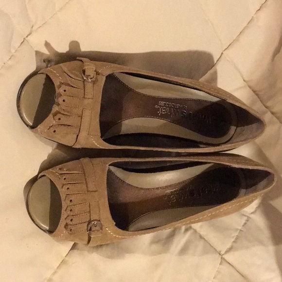 Shoes - Picture 3 of 3